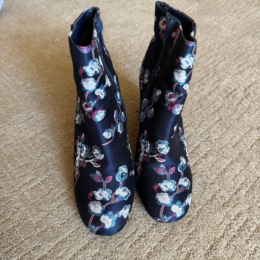 Urban Outfitters Juliet Floral Jacquard Ankle Round Block Heel Boot Navy Blue - Picture 5 of 8